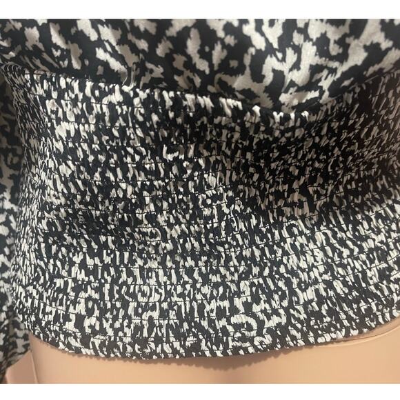 Lucy Paris Izzy Smocked Blouse Top Deep V-Neck, Black & White Print M| Chic - Picture 7 of 13